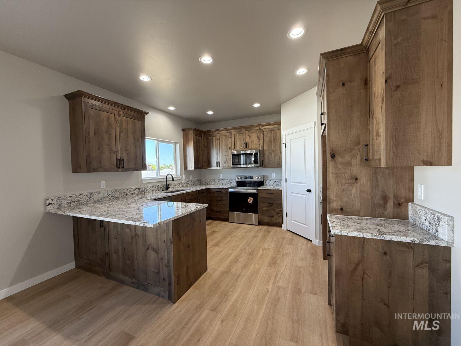 1401 N Kennedy Street, Jerome, Idaho 83338, 5 Bedrooms, 2.5 Bathrooms, Residential For Sale, Price $479,900, 98977097