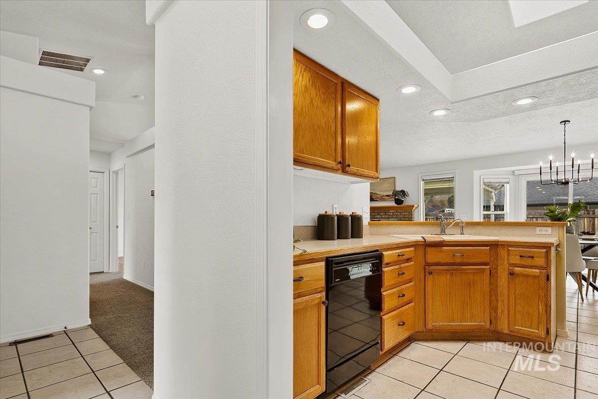 4488 N Crimson Pl., Boise, Idaho 83703, 3 Bedrooms, 2 Bathrooms, Residential For Sale, Price $474,900,MLS 98977099