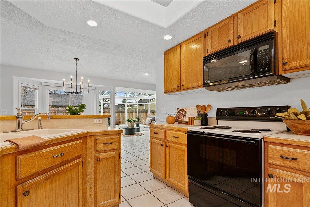 4488 N Crimson Pl., Boise, Idaho 83703, 3 Bedrooms, 2 Bathrooms, Residential For Sale, Price $474,900,MLS 98977099