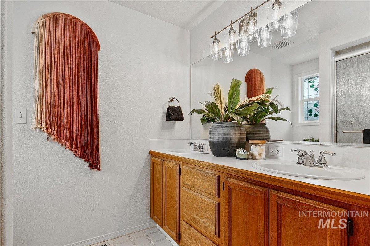 4488 N Crimson Pl., Boise, Idaho 83703, 3 Bedrooms, 2 Bathrooms, Residential For Sale, Price $474,900,MLS 98977099