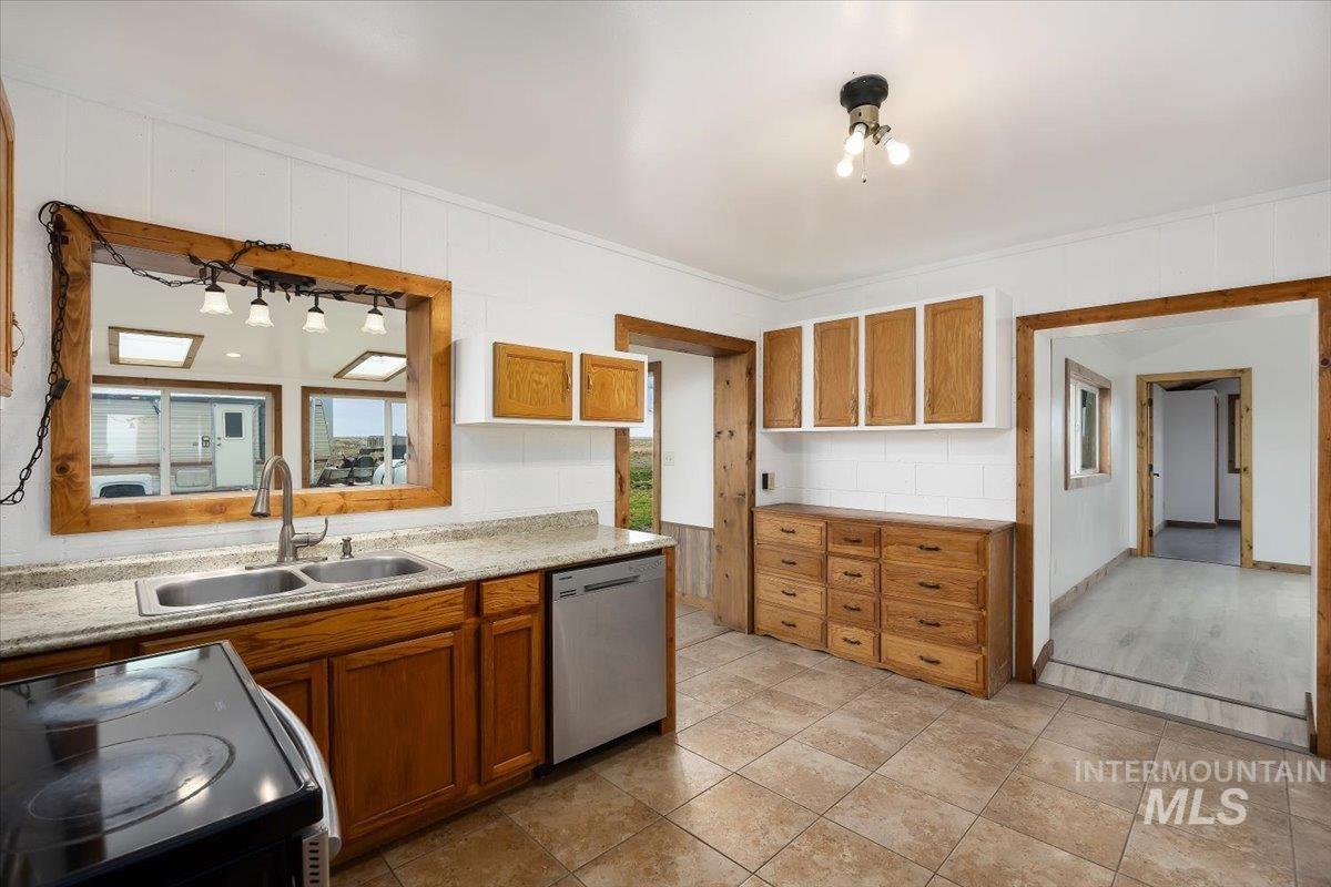 57 E 5400, Hagerman, Idaho 83332, 3 Bedrooms, 1 Bathroom, Residential For Sale, Price $499,000,MLS 98977101