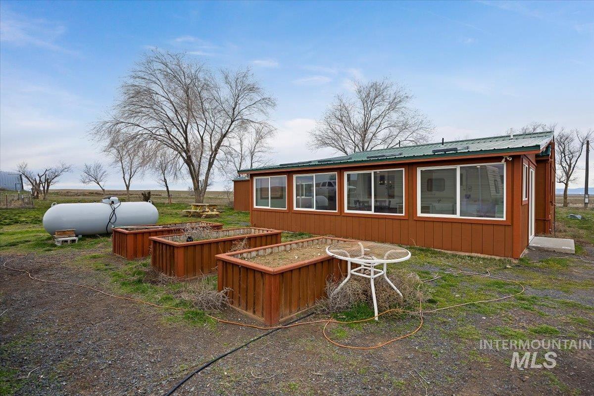 57 E 5400, Hagerman, Idaho 83332, 3 Bedrooms, 1 Bathroom, Residential For Sale, Price $499,000,MLS 98977101