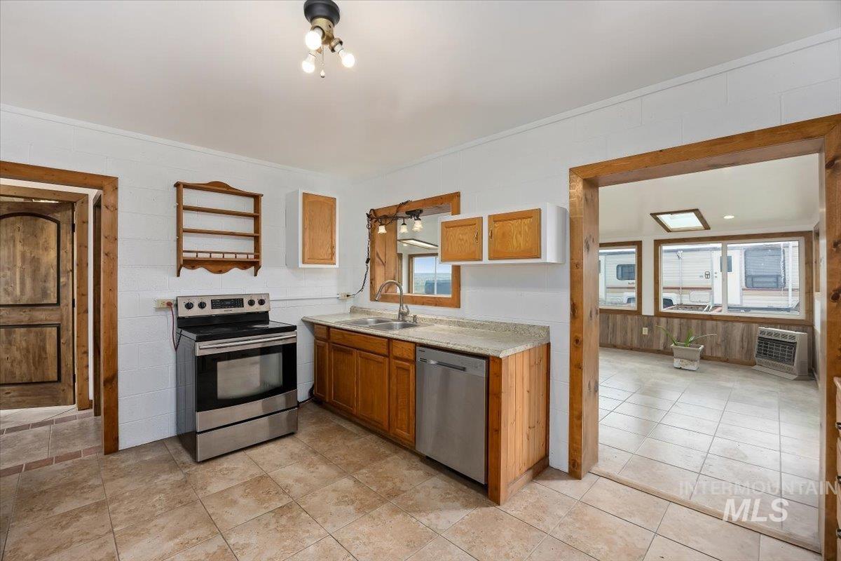 57 E 5400, Hagerman, Idaho 83332, 3 Bedrooms, 1 Bathroom, Residential For Sale, Price $499,000,MLS 98977101