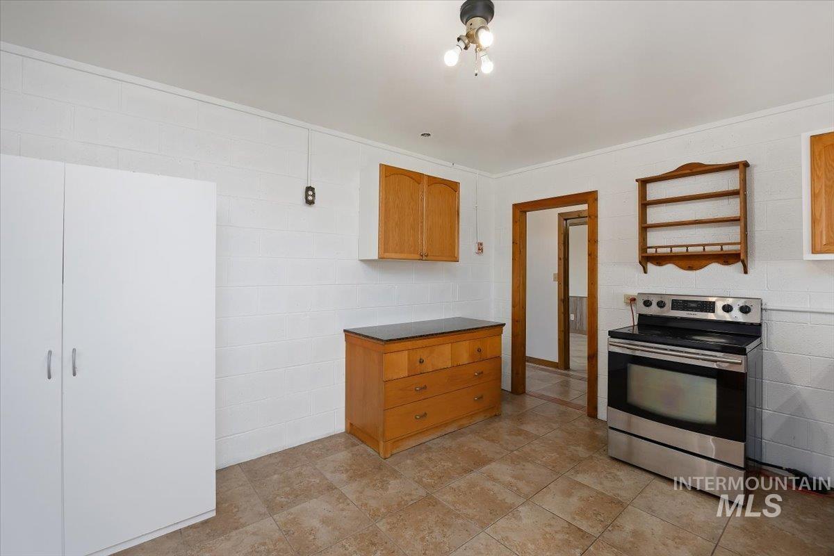 57 E 5400, Hagerman, Idaho 83332, 3 Bedrooms, 1 Bathroom, Residential For Sale, Price $499,000,MLS 98977101