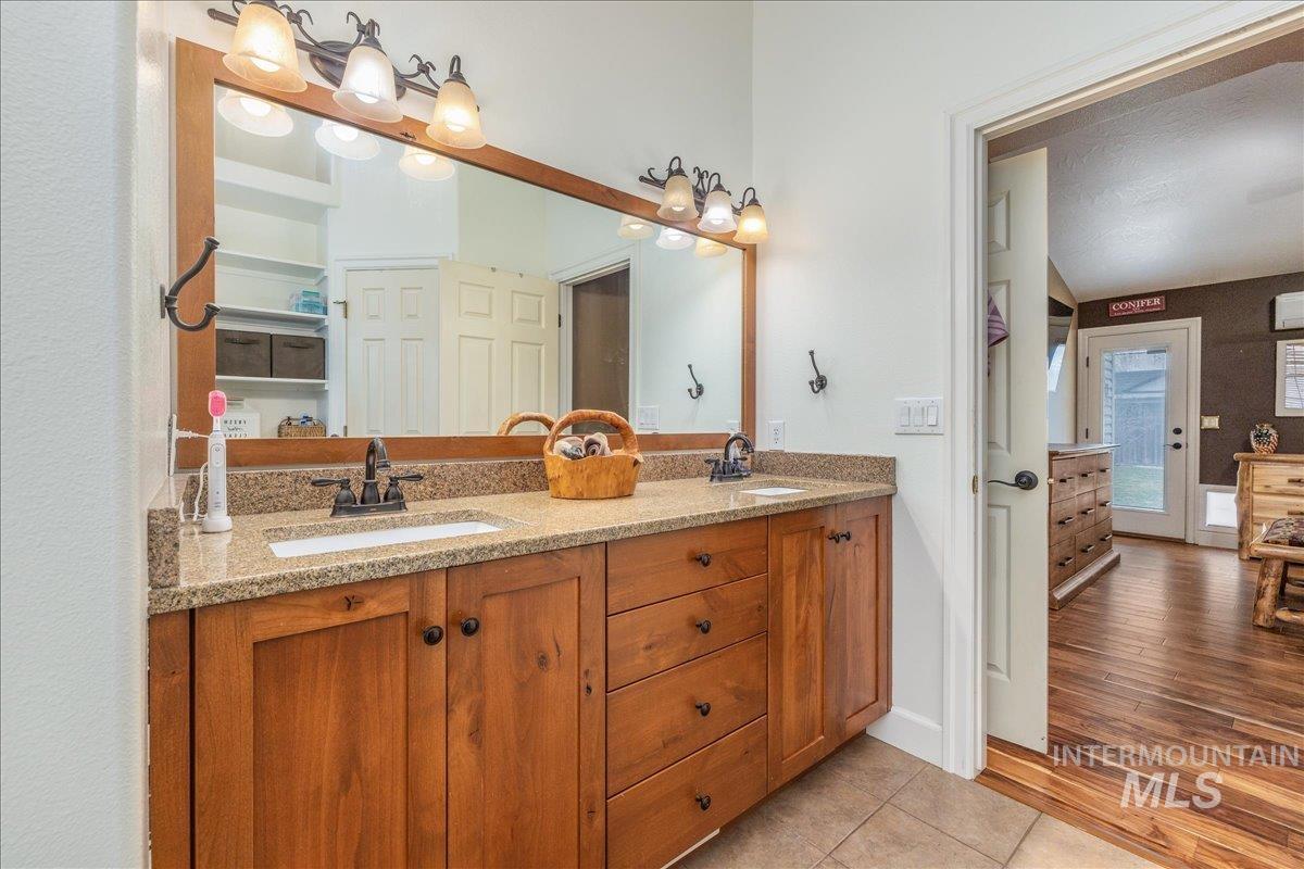 3534 N Summerpark Ave, Meridian, Idaho 83646, 5 Bedrooms, 4 Bathrooms, Residential For Sale, Price $810,000, 98977103