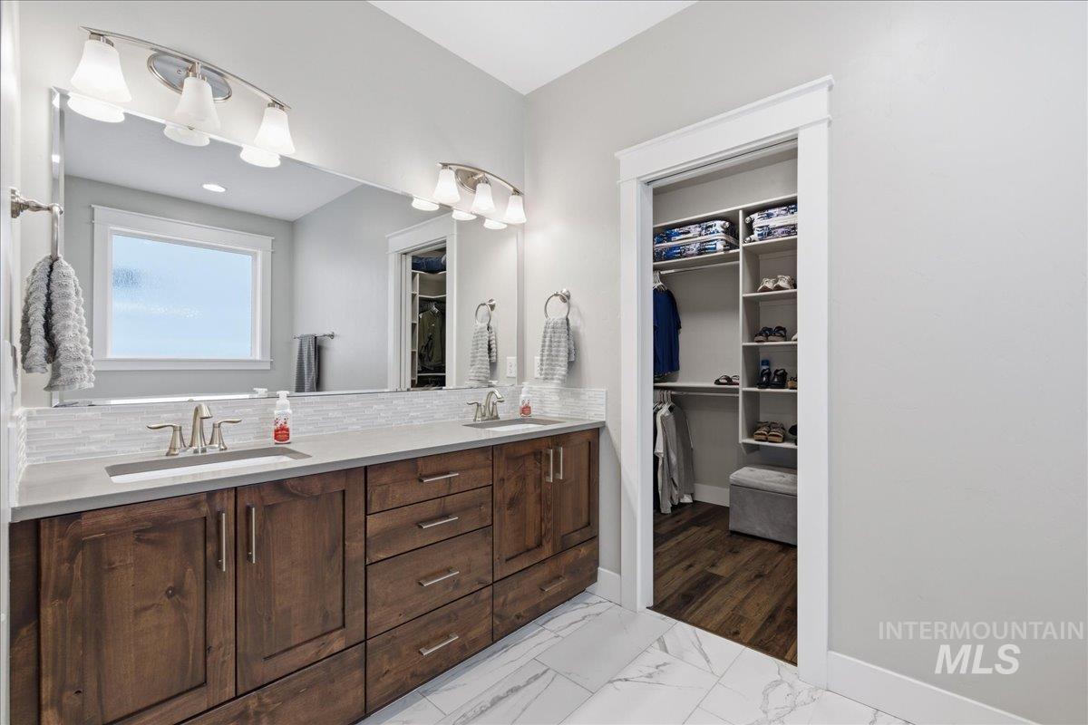 5154 S Twilight Mist Way, Meridian, Idaho 83642-6859, 4 Bedrooms, 3 Bathrooms, Residential For Sale, Price $755,000,MLS 98977104