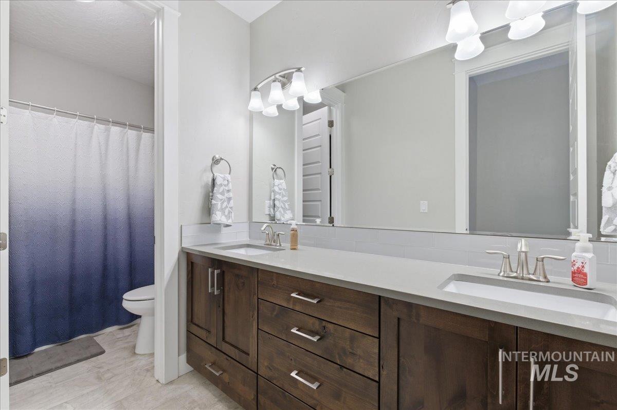 5154 S Twilight Mist Way, Meridian, Idaho 83642-6859, 4 Bedrooms, 3 Bathrooms, Residential For Sale, Price $755,000,MLS 98977104