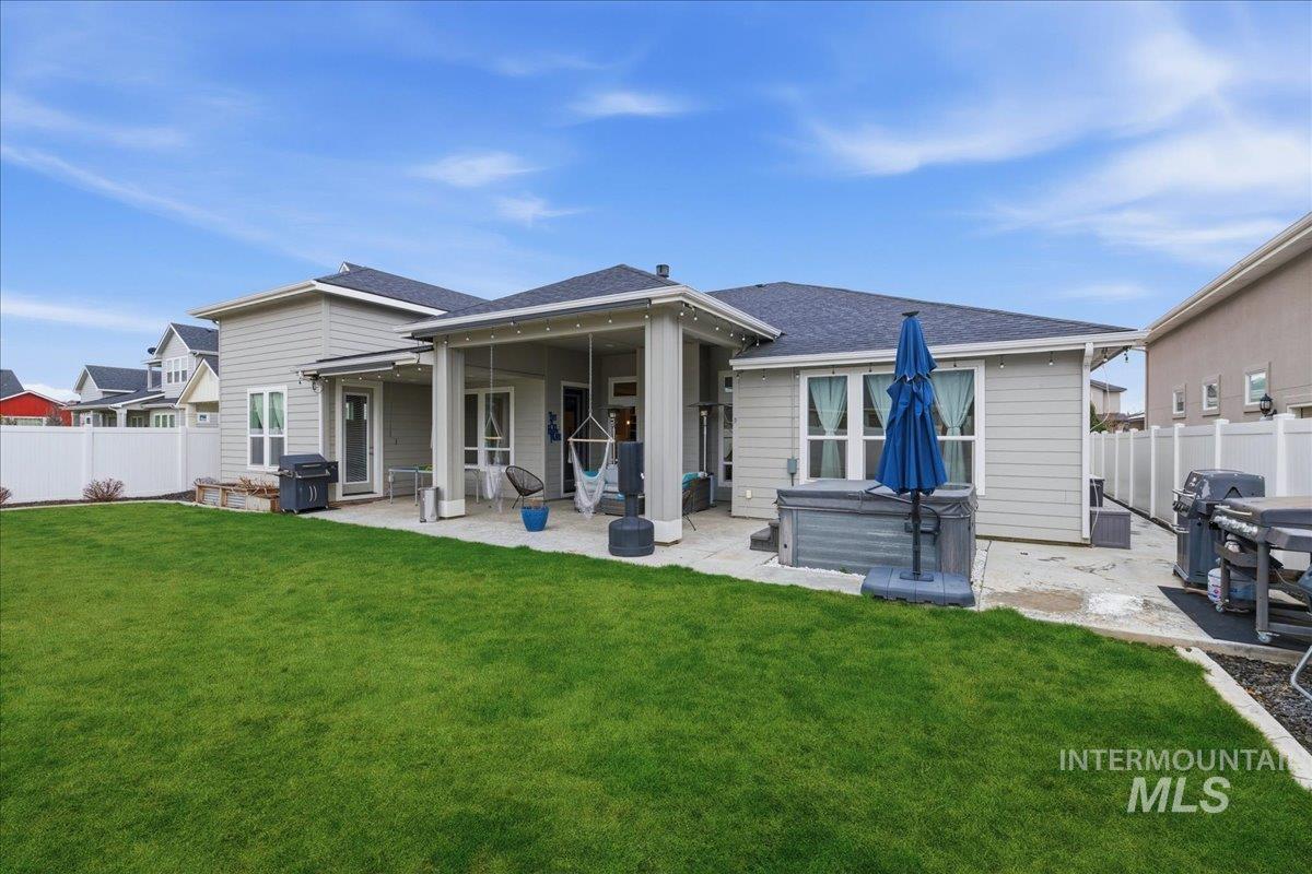 5154 S Twilight Mist Way, Meridian, Idaho 83642-6859, 4 Bedrooms, 3 Bathrooms, Residential For Sale, Price $755,000,MLS 98977104