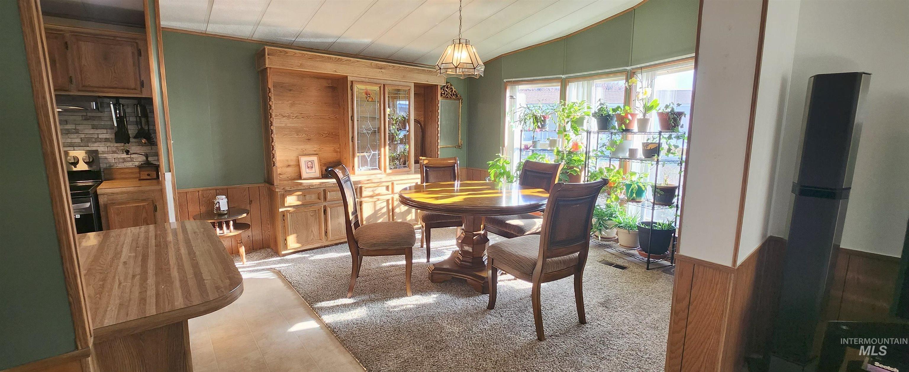 2392 N Patricia Ln, Boise, Idaho 83704, 2 Bedrooms, 2 Bathrooms, Residential For Sale, Price $129,999,MLS 98977105