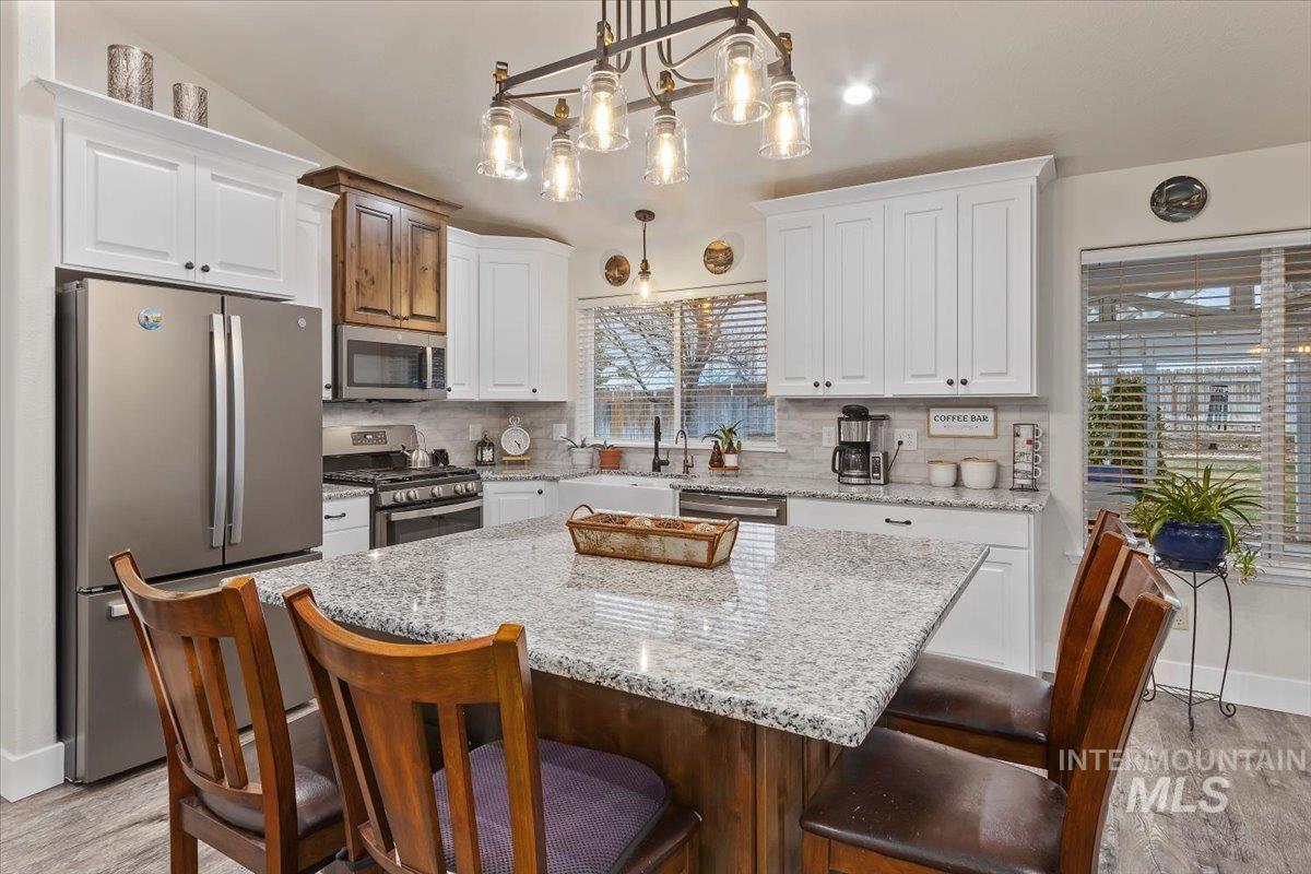 2306 Hillcrest Drive, Twin Falls, Idaho 83301, 4 Bedrooms, 2 Bathrooms, Residential For Sale, Price $499,900,MLS 98977109