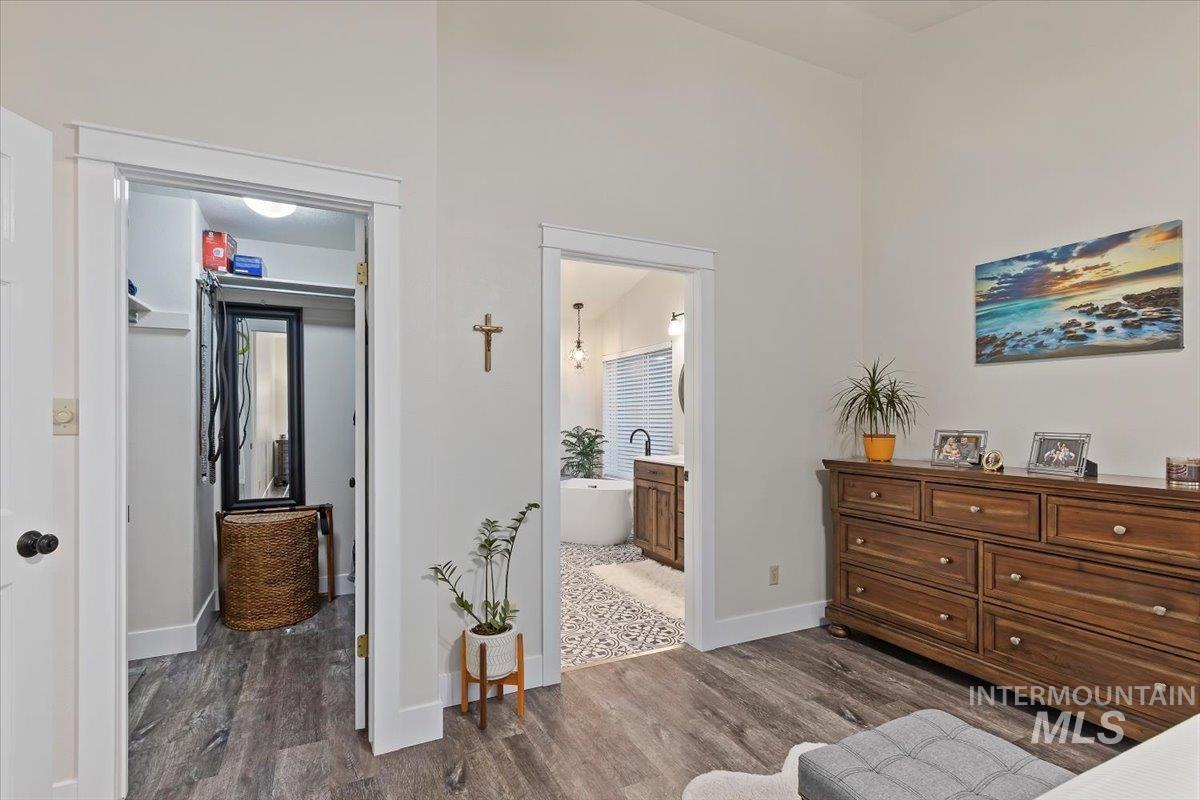 2306 Hillcrest Drive, Twin Falls, Idaho 83301, 4 Bedrooms, 2 Bathrooms, Residential For Sale, Price $499,900,MLS 98977109