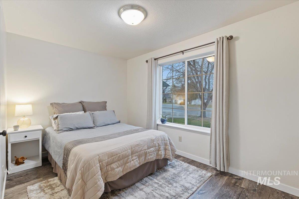 2306 Hillcrest Drive, Twin Falls, Idaho 83301, 4 Bedrooms, 2 Bathrooms, Residential For Sale, Price $499,900,MLS 98977109