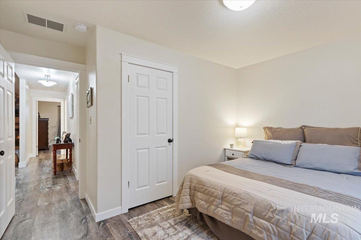 2306 Hillcrest Drive, Twin Falls, Idaho 83301, 4 Bedrooms, 2 Bathrooms, Residential For Sale, Price $499,900,MLS 98977109