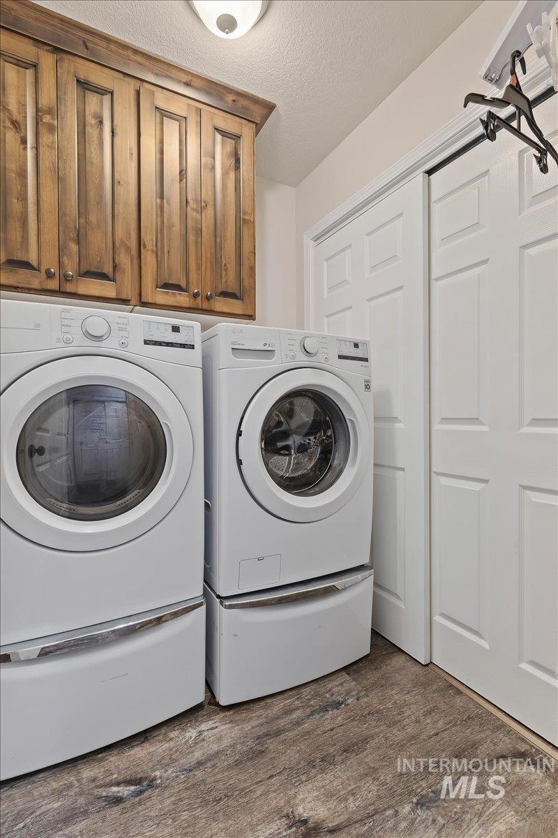 2306 Hillcrest Drive, Twin Falls, Idaho 83301, 4 Bedrooms, 2 Bathrooms, Residential For Sale, Price $499,900,MLS 98977109