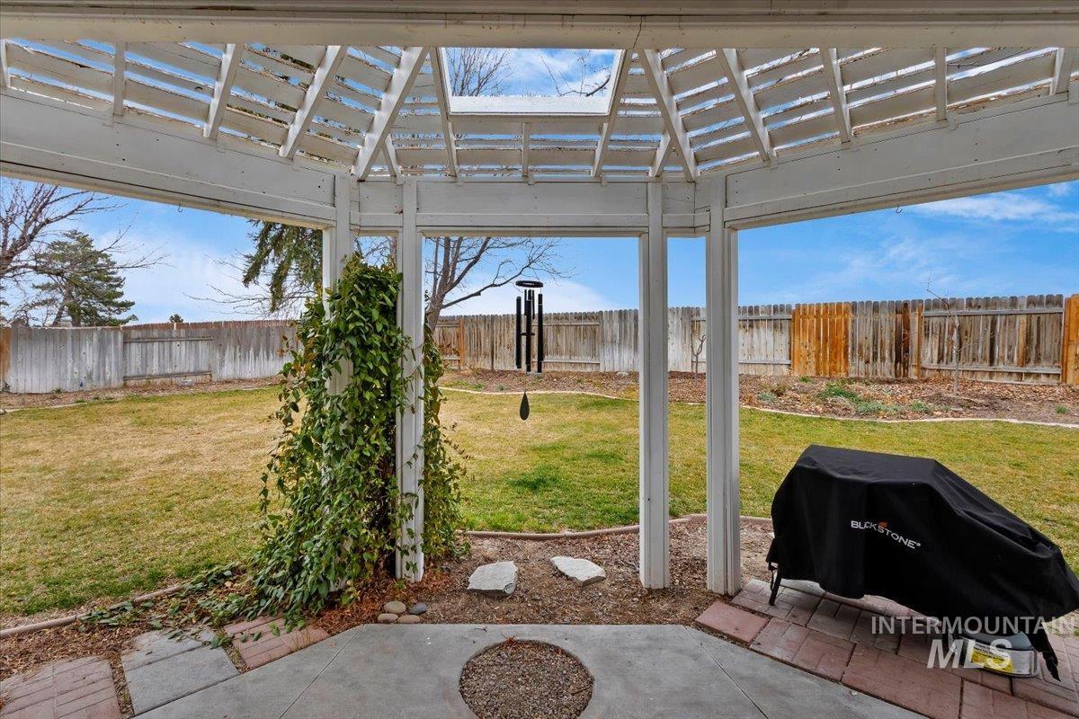 2306 Hillcrest Drive, Twin Falls, Idaho 83301, 4 Bedrooms, 2 Bathrooms, Residential For Sale, Price $499,900,MLS 98977109