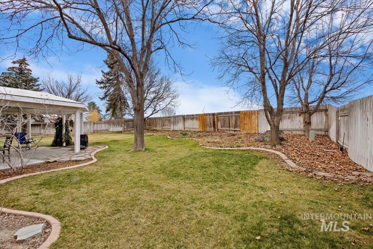 2306 Hillcrest Drive, Twin Falls, Idaho 83301, 4 Bedrooms, 2 Bathrooms, Residential For Sale, Price $499,900,MLS 98977109