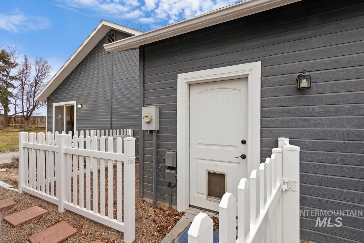 2306 Hillcrest Drive, Twin Falls, Idaho 83301, 4 Bedrooms, 2 Bathrooms, Residential For Sale, Price $499,900,MLS 98977109