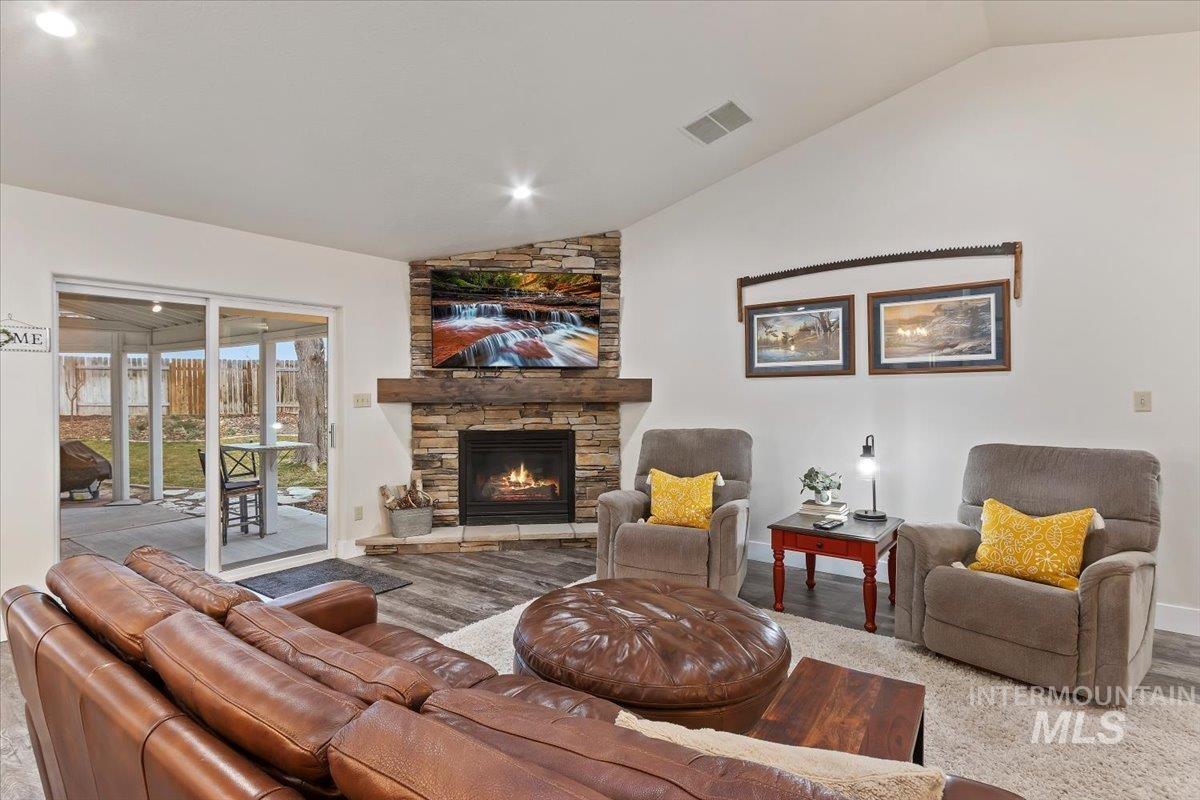 2306 Hillcrest Drive, Twin Falls, Idaho 83301, 4 Bedrooms, 2 Bathrooms, Residential For Sale, Price $499,900,MLS 98977109