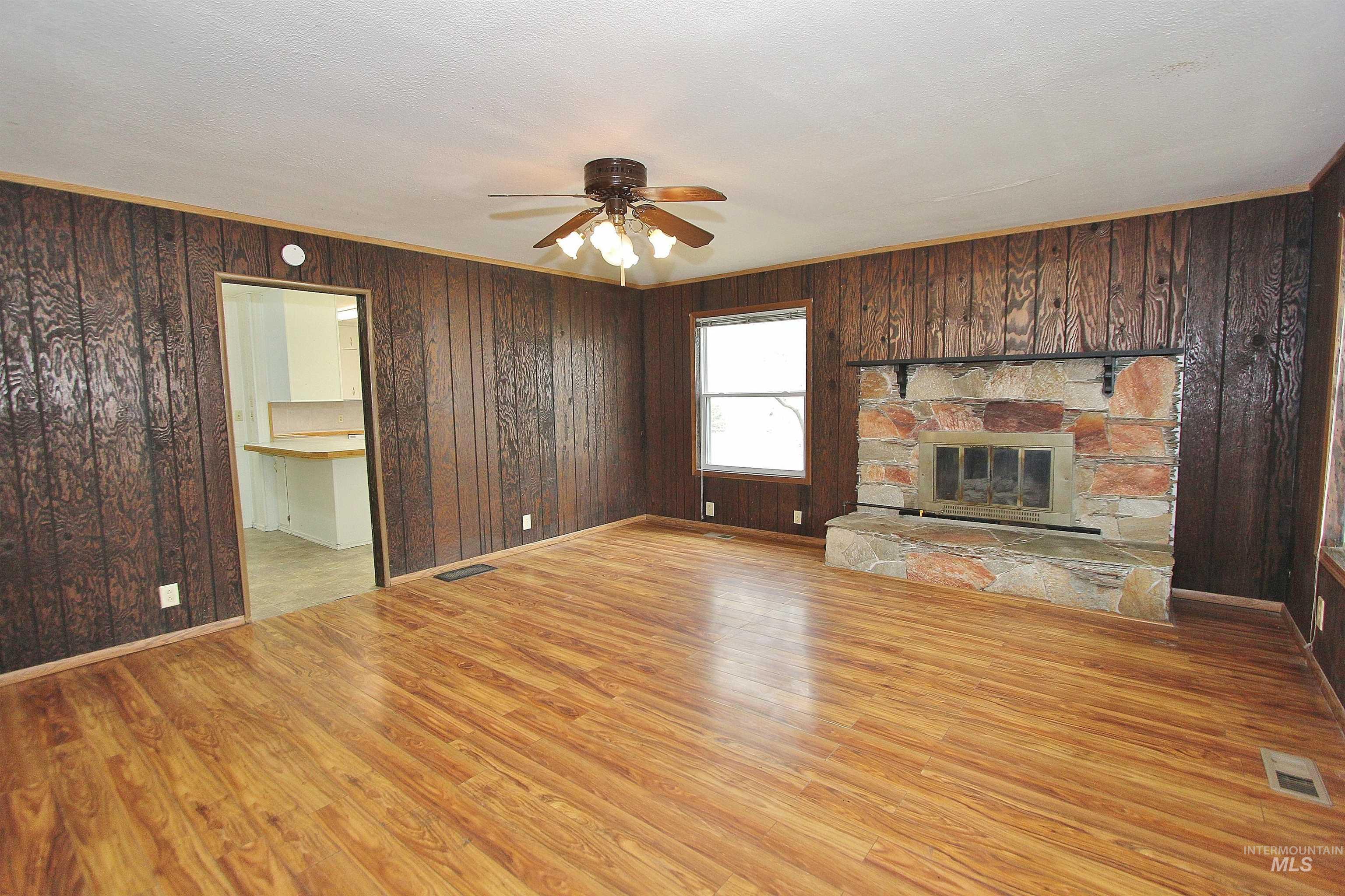 303 S Cleveland St, Boise, Idaho 83705, 5 Bedrooms, 1 Bathroom, Residential For Sale, Price $399,900,MLS 98977113