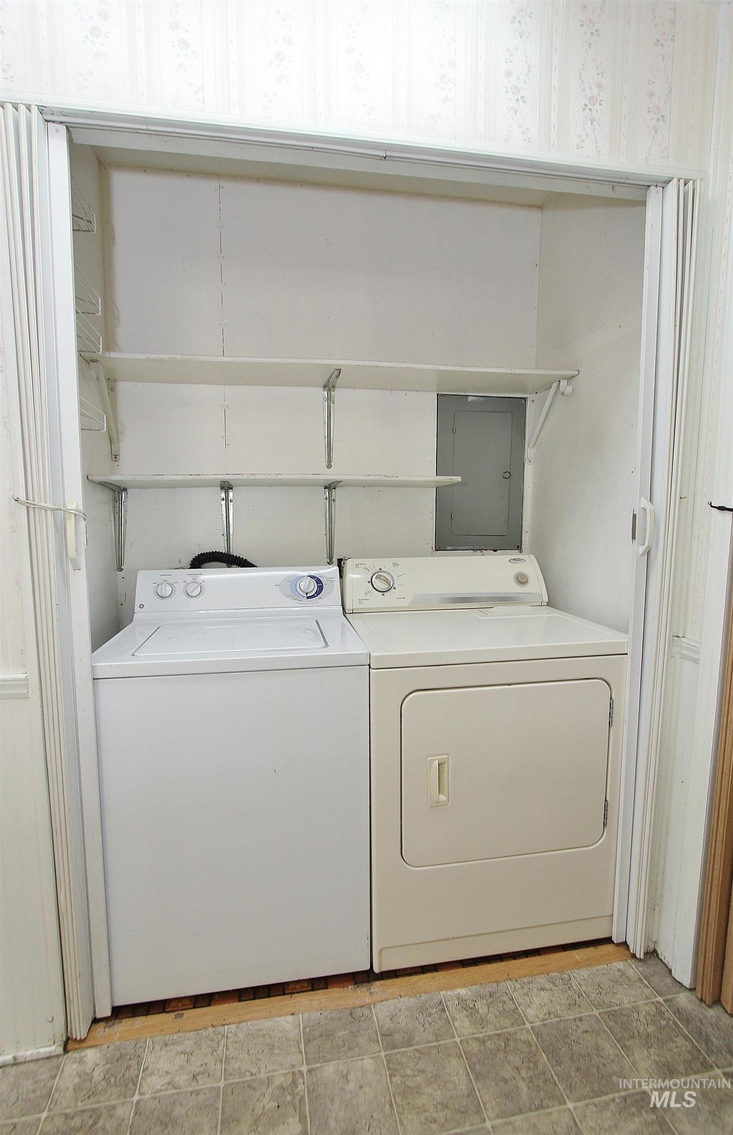 303 S Cleveland St, Boise, Idaho 83705, 5 Bedrooms, 1 Bathroom, Residential For Sale, Price $399,900,MLS 98977113