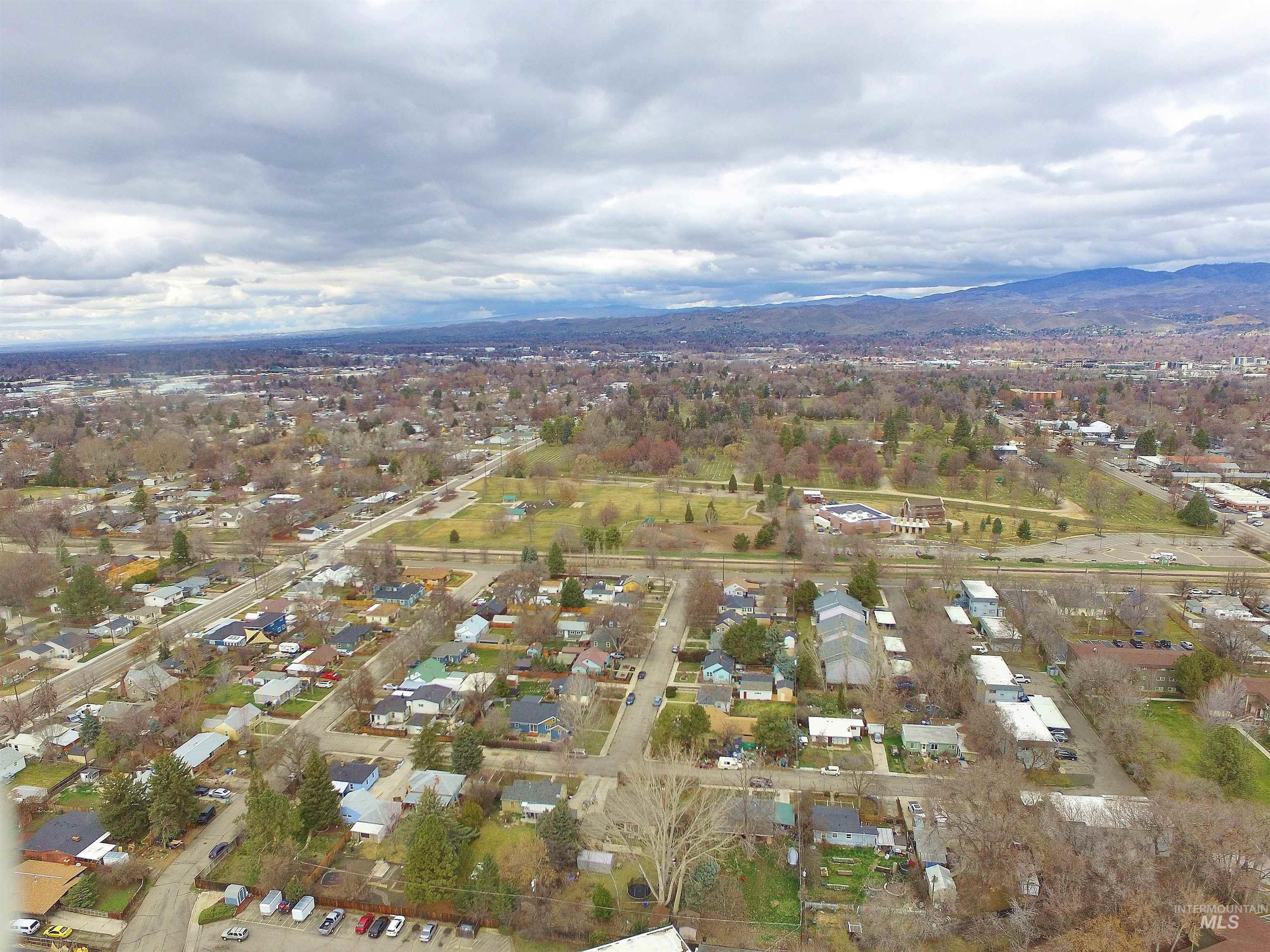 303 S Cleveland St, Boise, Idaho 83705, 5 Bedrooms, 1 Bathroom, Residential For Sale, Price $399,900,MLS 98977113