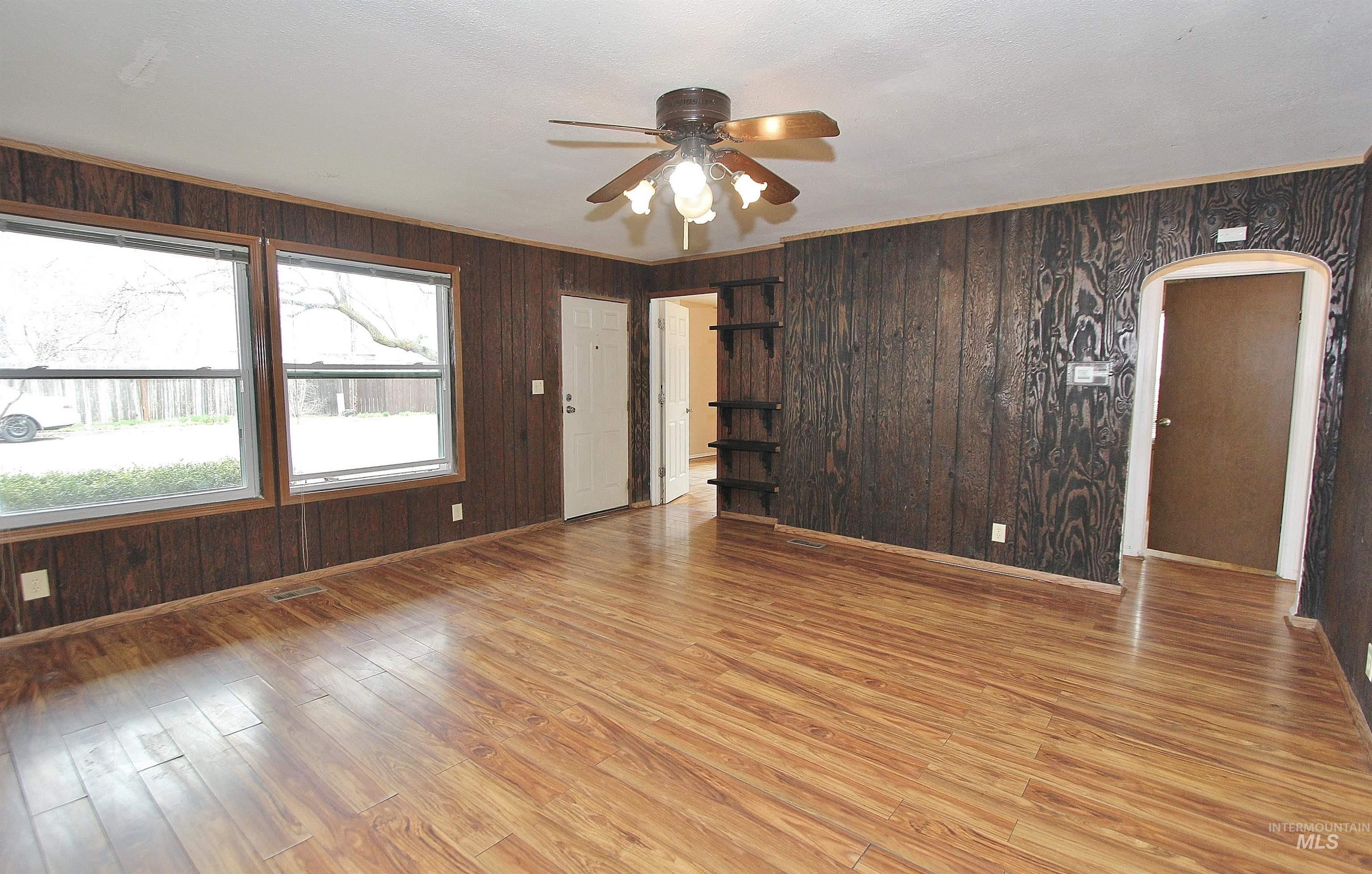 303 S Cleveland St, Boise, Idaho 83705, 5 Bedrooms, 1 Bathroom, Residential For Sale, Price $399,900,MLS 98977113