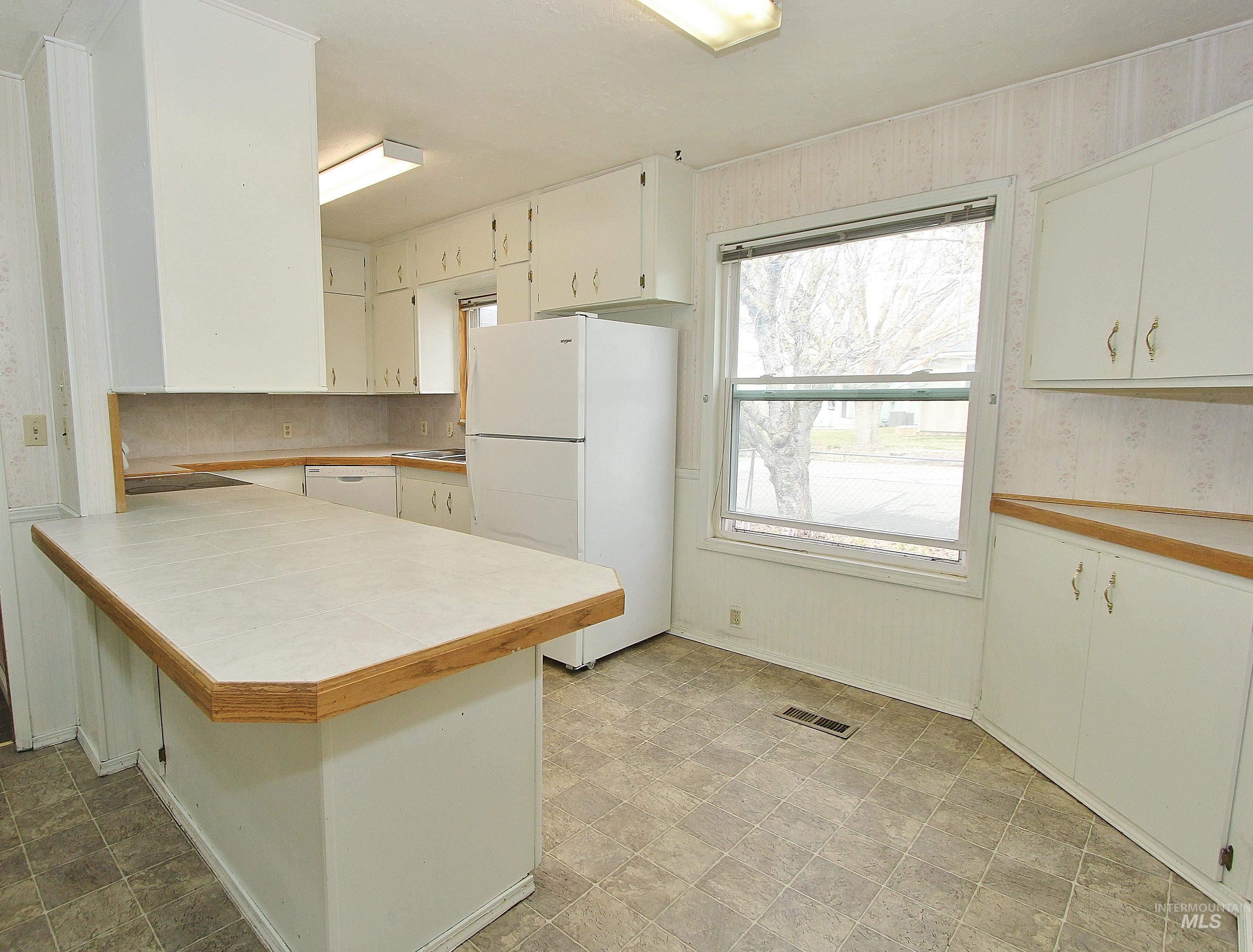 303 S Cleveland St, Boise, Idaho 83705, 5 Bedrooms, 1 Bathroom, Residential For Sale, Price $399,900,MLS 98977113