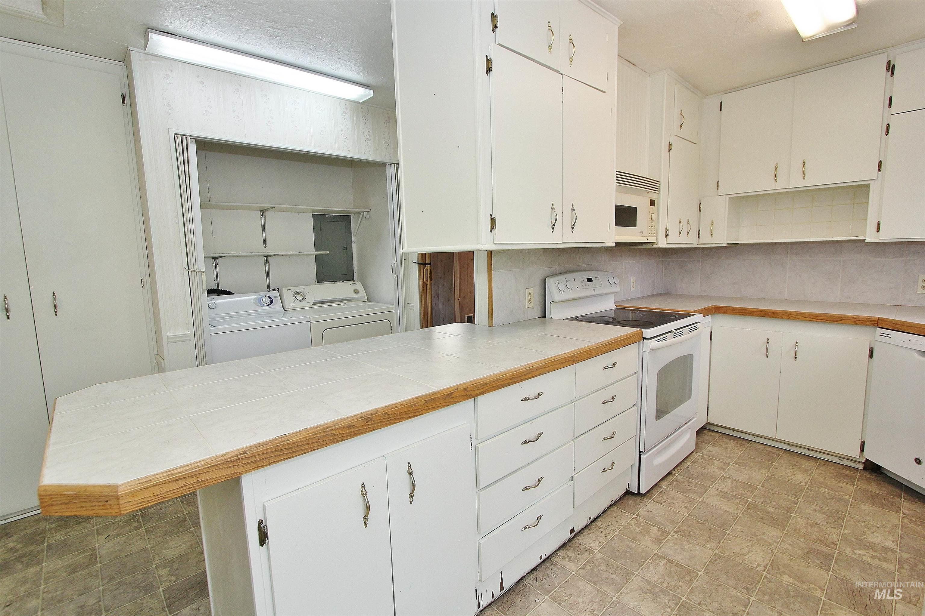 303 S Cleveland St, Boise, Idaho 83705, 5 Bedrooms, 1 Bathroom, Residential For Sale, Price $399,900,MLS 98977113