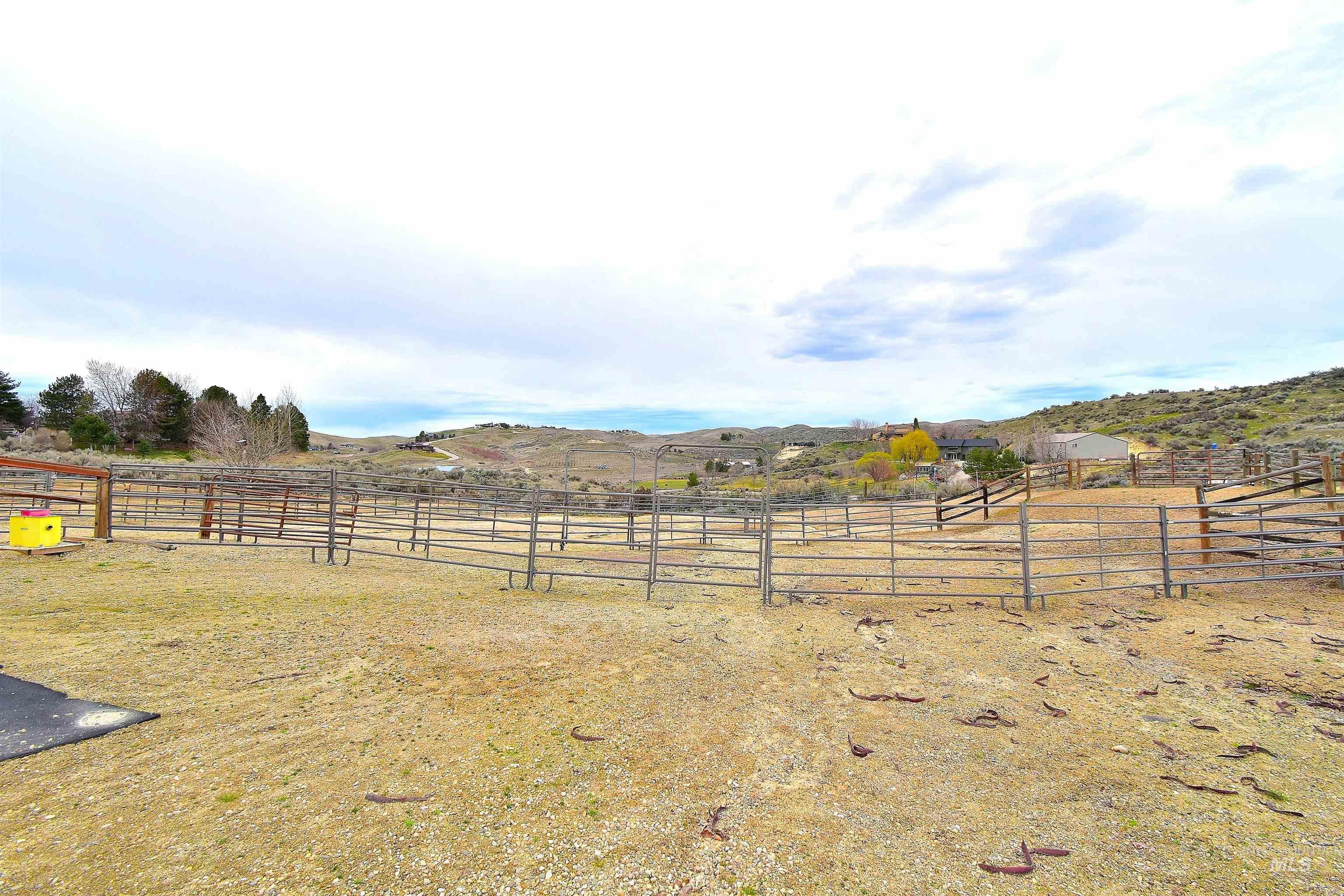 5035 willow creek, Eagle, Idaho 83616, 4 Bedrooms, 3 Bathrooms, Residential For Sale, Price $1,299,900,MLS 98977114