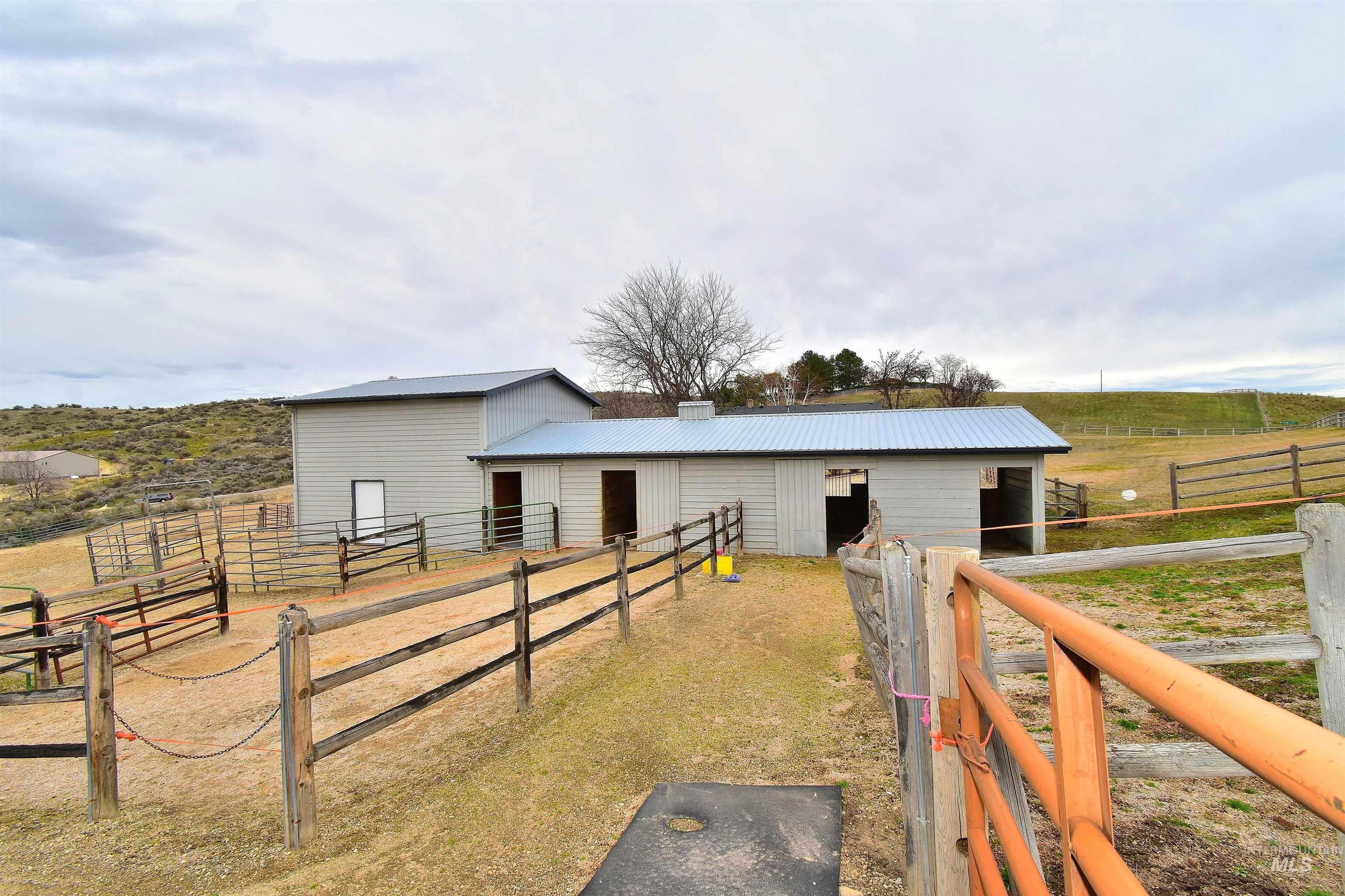 5035 willow creek, Eagle, Idaho 83616, 4 Bedrooms, 3 Bathrooms, Residential For Sale, Price $1,299,900,MLS 98977114