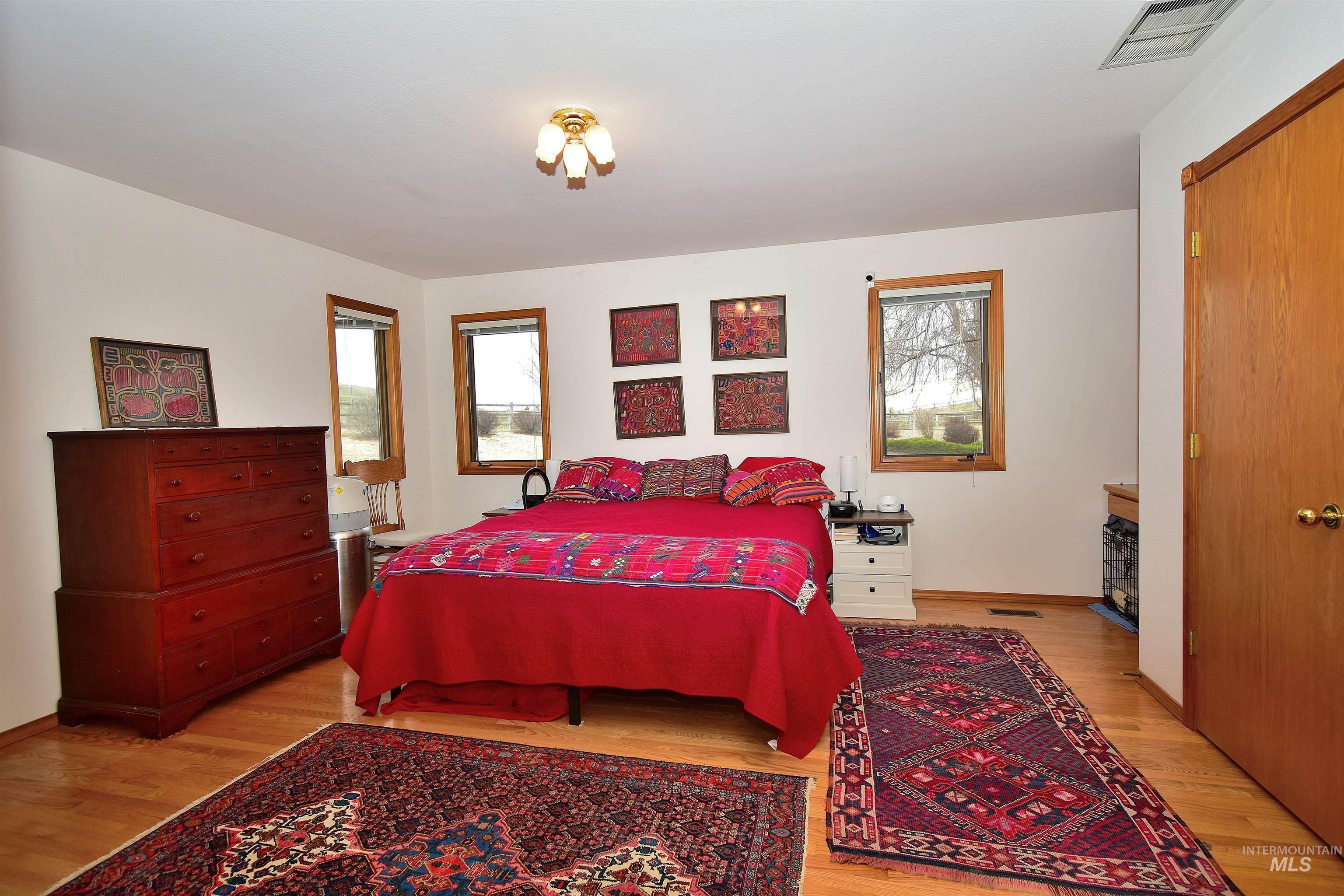 5035 willow creek, Eagle, Idaho 83616, 4 Bedrooms, 3 Bathrooms, Residential For Sale, Price $1,299,900,MLS 98977114