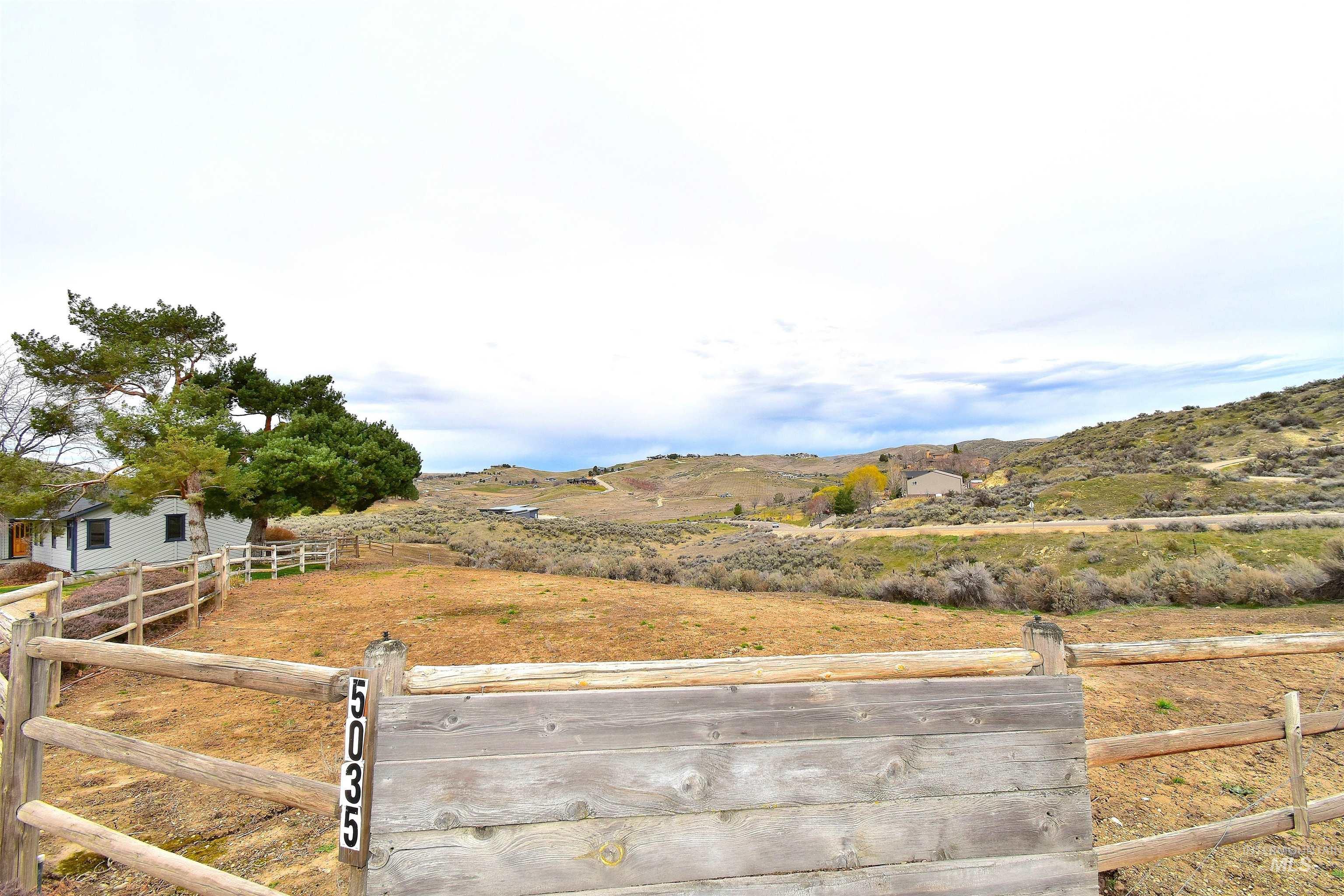 5035 willow creek, Eagle, Idaho 83616, 4 Bedrooms, 3 Bathrooms, Residential For Sale, Price $1,299,900,MLS 98977114