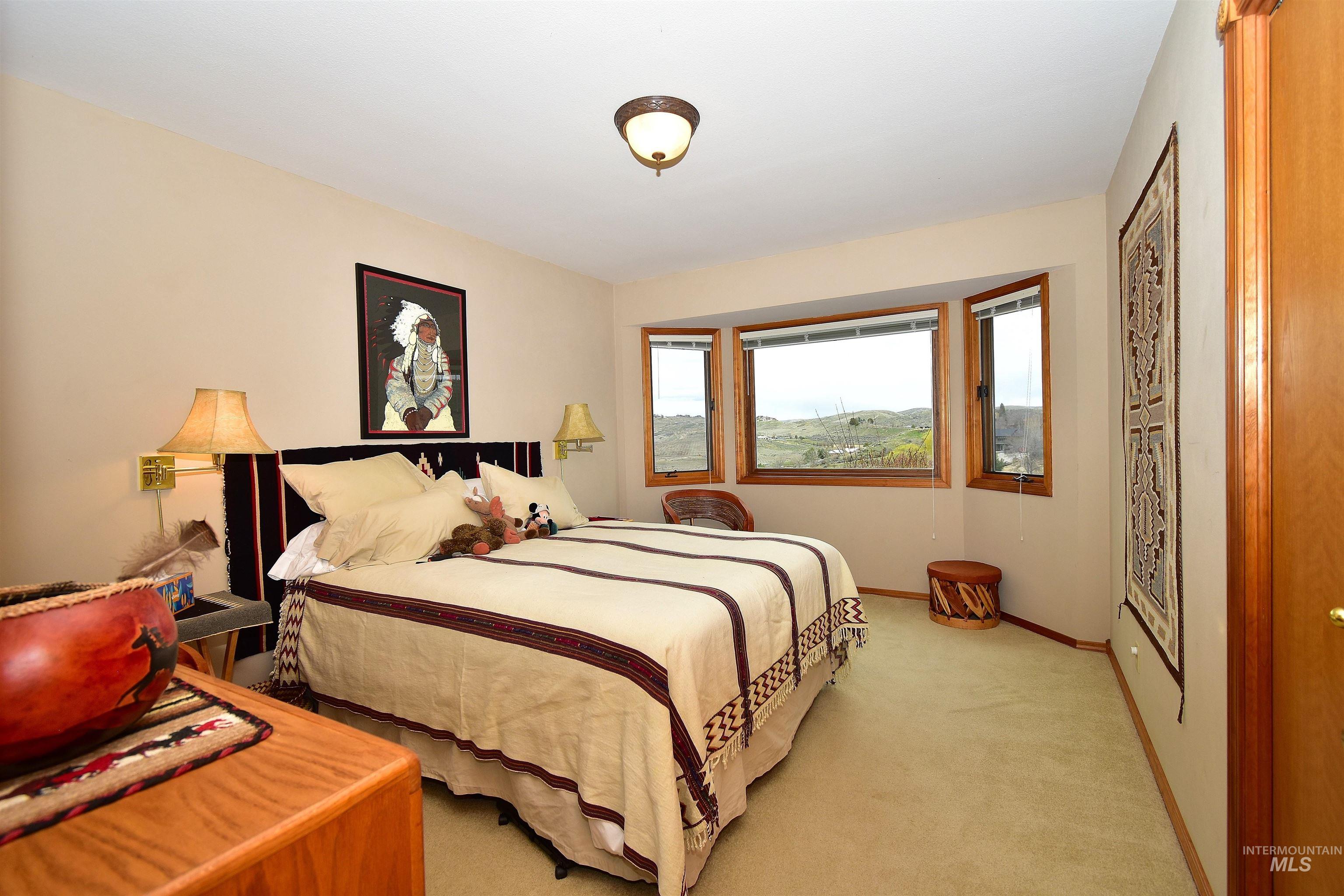 5035 willow creek, Eagle, Idaho 83616, 4 Bedrooms, 3 Bathrooms, Residential For Sale, Price $1,299,900,MLS 98977114