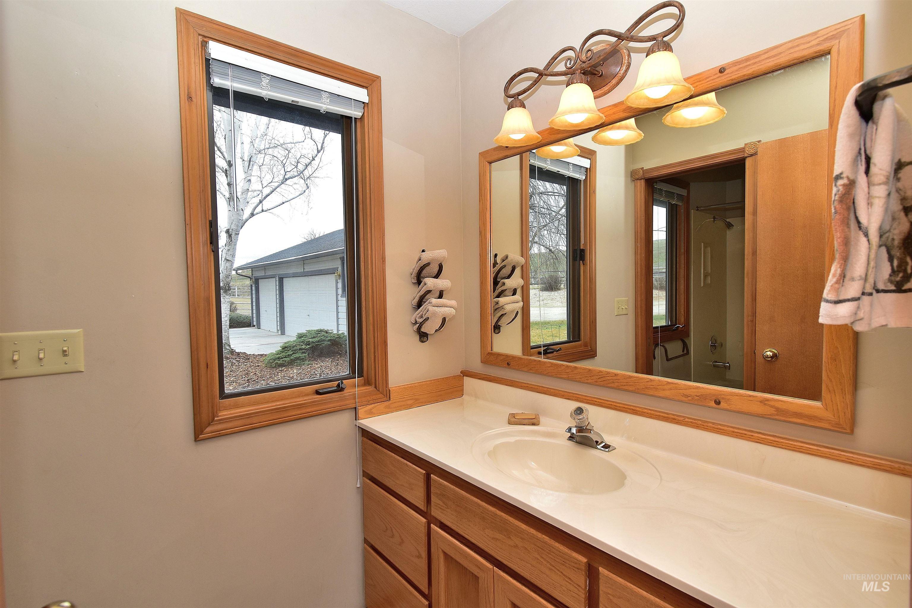 5035 willow creek, Eagle, Idaho 83616, 4 Bedrooms, 3 Bathrooms, Residential For Sale, Price $1,299,900,MLS 98977114