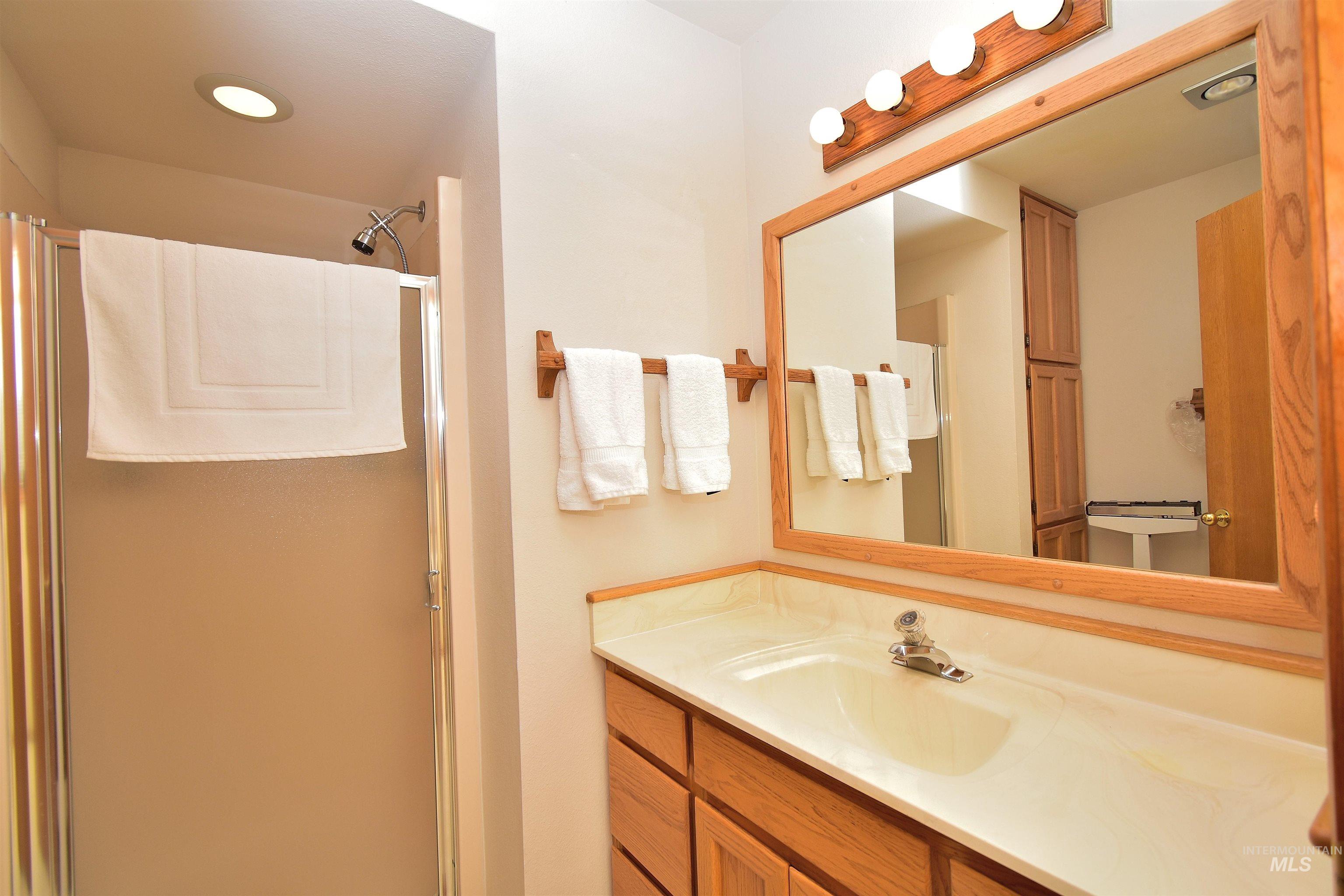 5035 willow creek, Eagle, Idaho 83616, 4 Bedrooms, 3 Bathrooms, Residential For Sale, Price $1,299,900,MLS 98977114