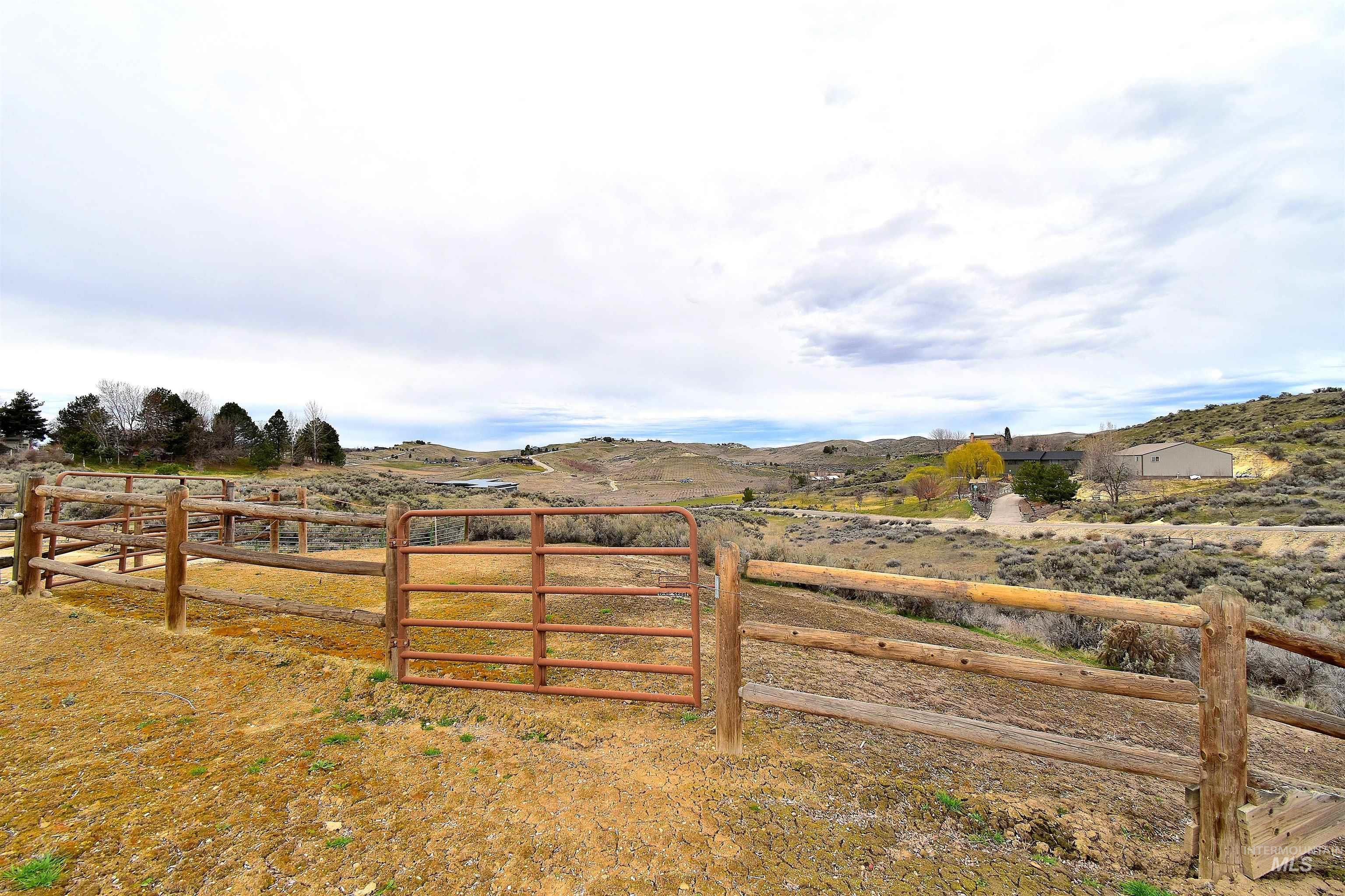 5035 willow creek, Eagle, Idaho 83616, 4 Bedrooms, 3 Bathrooms, Residential For Sale, Price $1,299,900,MLS 98977114