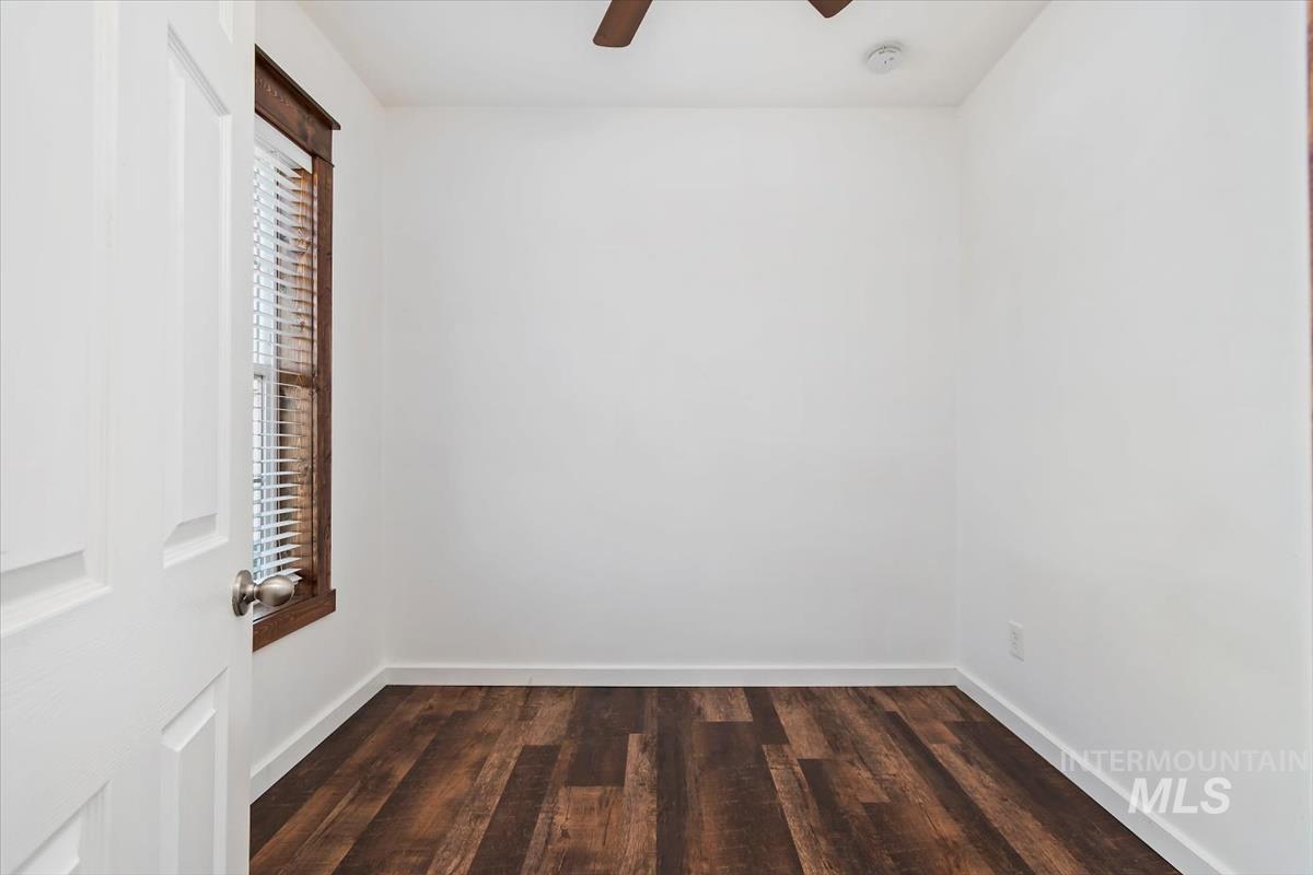 201 W 1st Street, Emmett, Idaho 83617, 2 Bedrooms, 1 Bathroom, Residential Income For Sale, Price $484,900,MLS 98977115