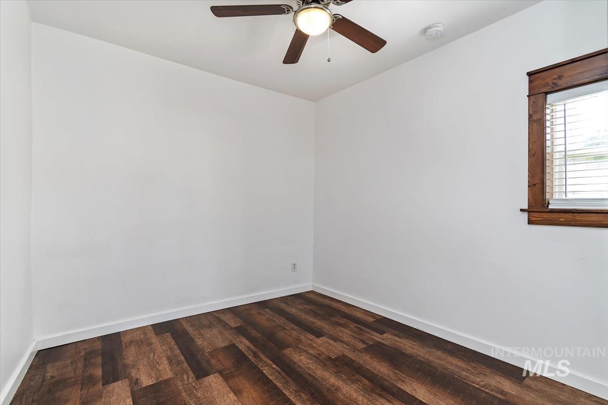 201 W 1st Street, Emmett, Idaho 83617, 2 Bedrooms, 1 Bathroom, Residential Income For Sale, Price $484,900,MLS 98977115