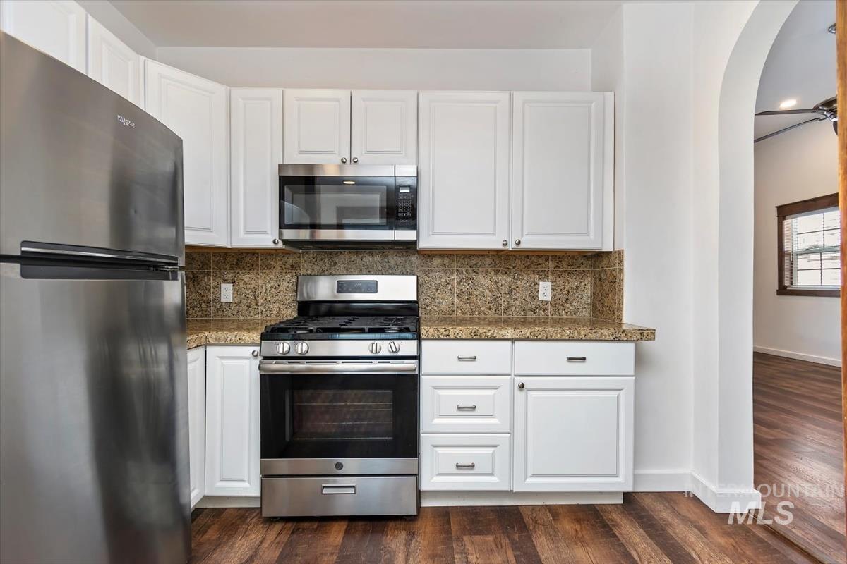 201 W 1st Street, Emmett, Idaho 83617, 2 Bedrooms, 1 Bathroom, Residential Income For Sale, Price $484,900,MLS 98977115