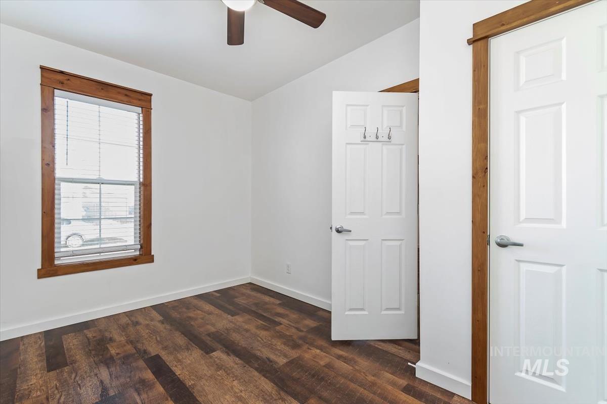 201 W 1st Street, Emmett, Idaho 83617, 2 Bedrooms, 1 Bathroom, Residential Income For Sale, Price $484,900,MLS 98977115