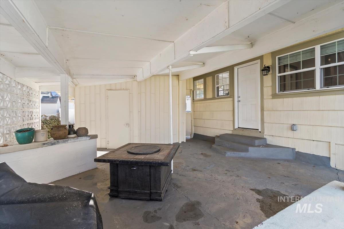 201 W 1st Street, Emmett, Idaho 83617, 2 Bedrooms, 1 Bathroom, Residential Income For Sale, Price $484,900,MLS 98977115