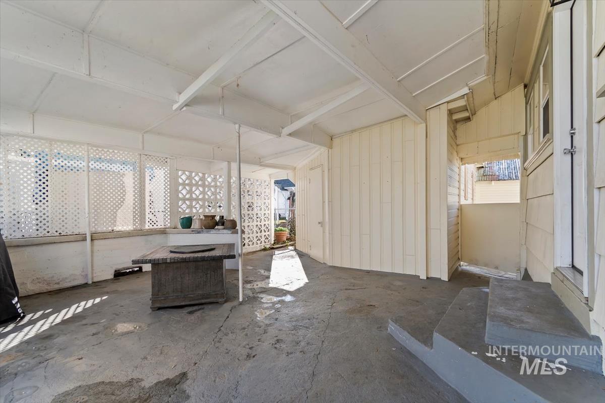 201 W 1st Street, Emmett, Idaho 83617, 2 Bedrooms, 1 Bathroom, Residential Income For Sale, Price $484,900,MLS 98977115