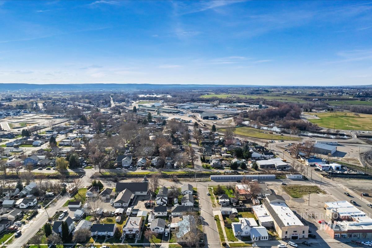 201 W 1st Street, Emmett, Idaho 83617, 2 Bedrooms, 1 Bathroom, Residential Income For Sale, Price $484,900,MLS 98977115