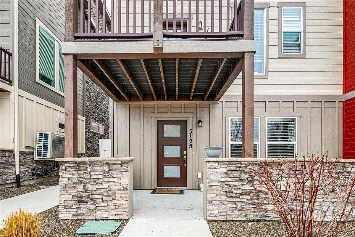 3125 N Network Ln, Boise, Idaho 83704, 4 Bedrooms, 3.5 Bathrooms, Residential For Sale, Price $459,900,MLS 98977118