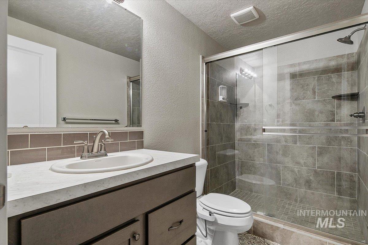 3125 N Network Ln, Boise, Idaho 83704, 4 Bedrooms, 3.5 Bathrooms, Residential For Sale, Price $459,900,MLS 98977118