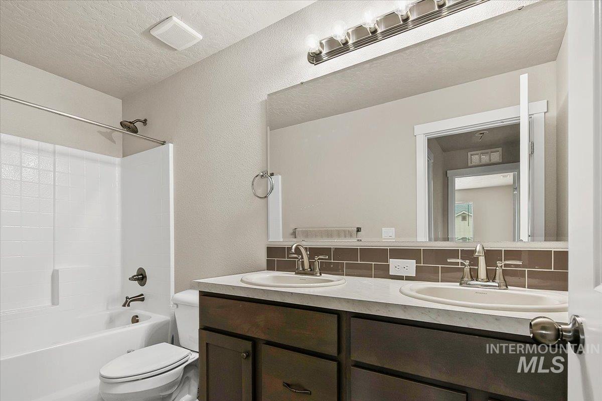 3125 N Network Ln, Boise, Idaho 83704, 4 Bedrooms, 3.5 Bathrooms, Residential For Sale, Price $459,900,MLS 98977118