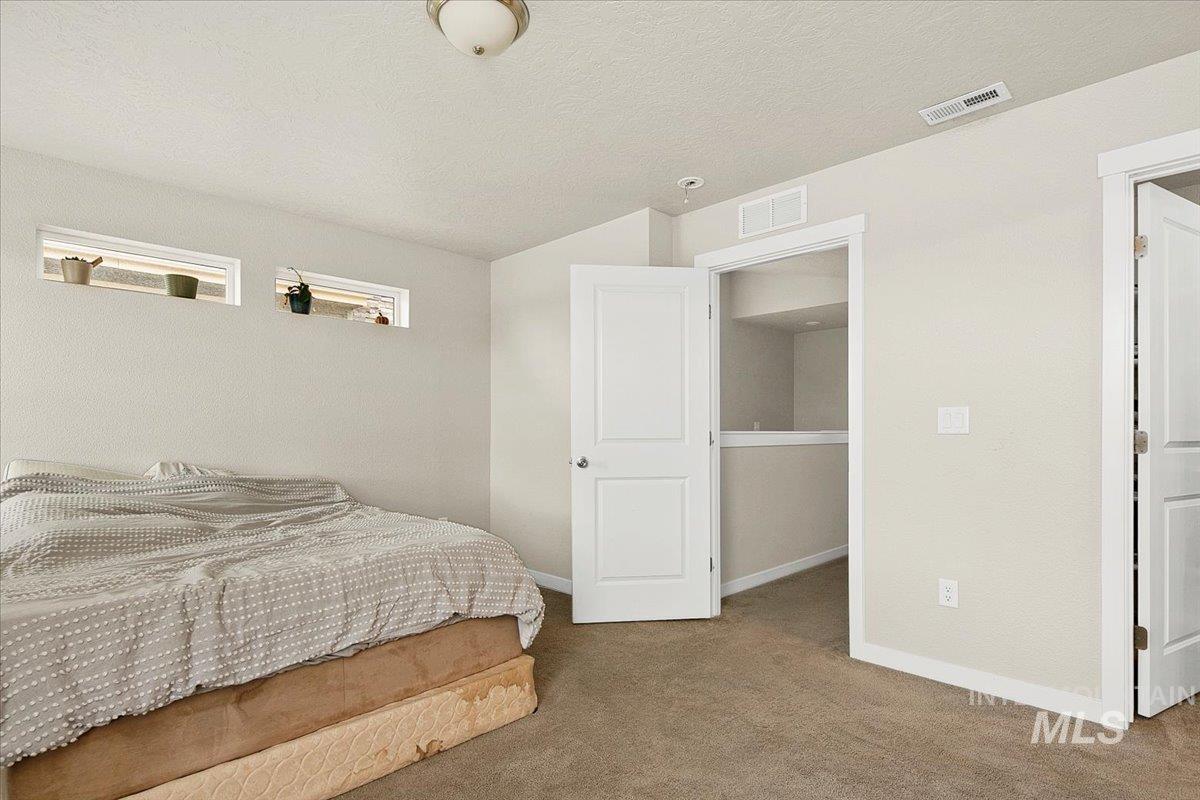 3125 N Network Ln, Boise, Idaho 83704, 4 Bedrooms, 3.5 Bathrooms, Residential For Sale, Price $459,900,MLS 98977118