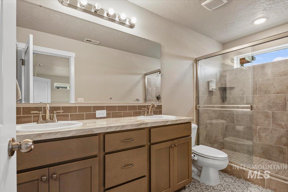 3125 N Network Ln, Boise, Idaho 83704, 4 Bedrooms, 3.5 Bathrooms, Residential For Sale, Price $459,900,MLS 98977118