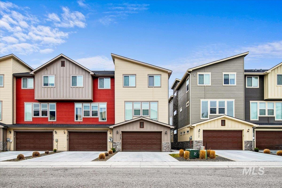 3125 N Network Ln, Boise, Idaho 83704, 4 Bedrooms, 3.5 Bathrooms, Residential For Sale, Price $459,900,MLS 98977118