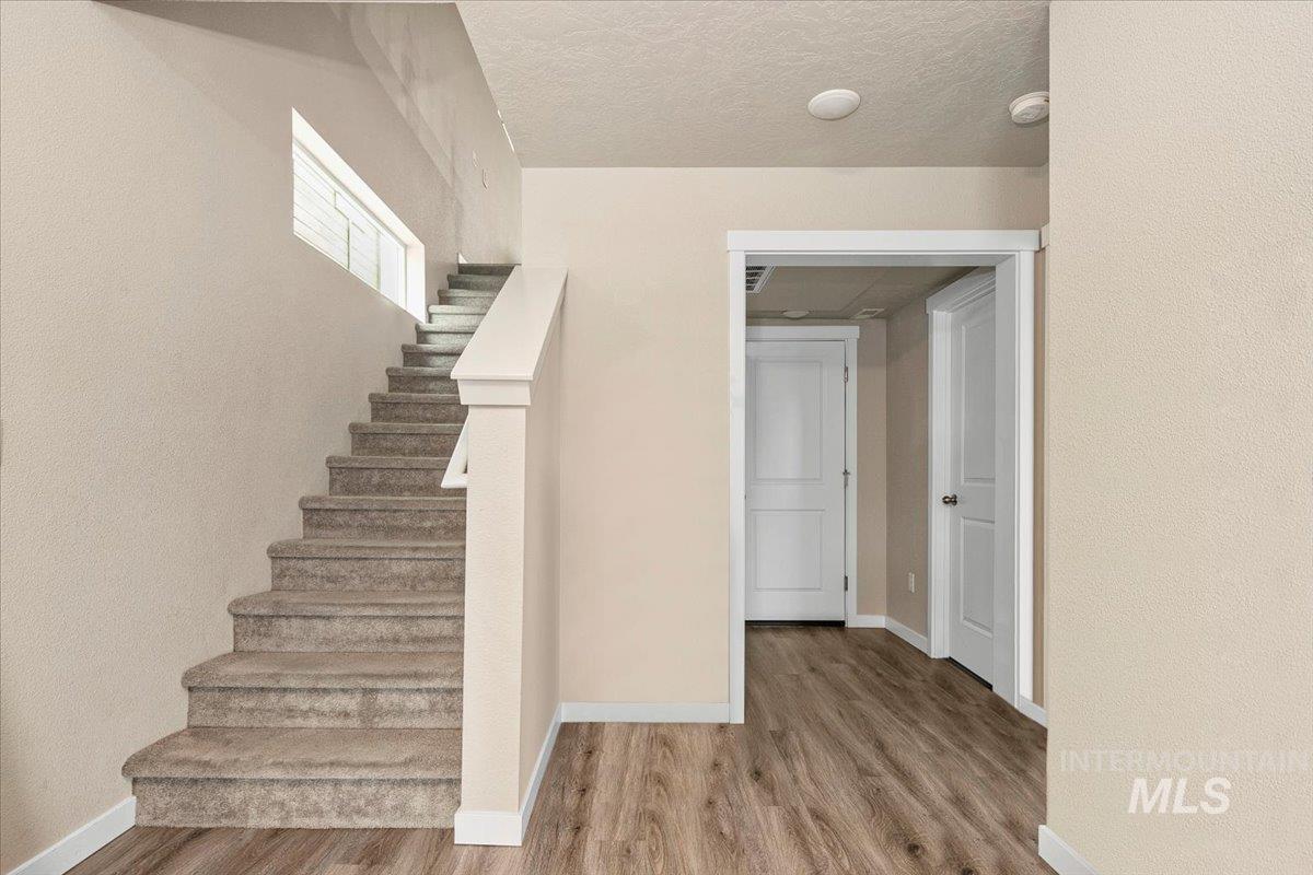 3125 N Network Ln, Boise, Idaho 83704, 4 Bedrooms, 3.5 Bathrooms, Residential For Sale, Price $459,900,MLS 98977118